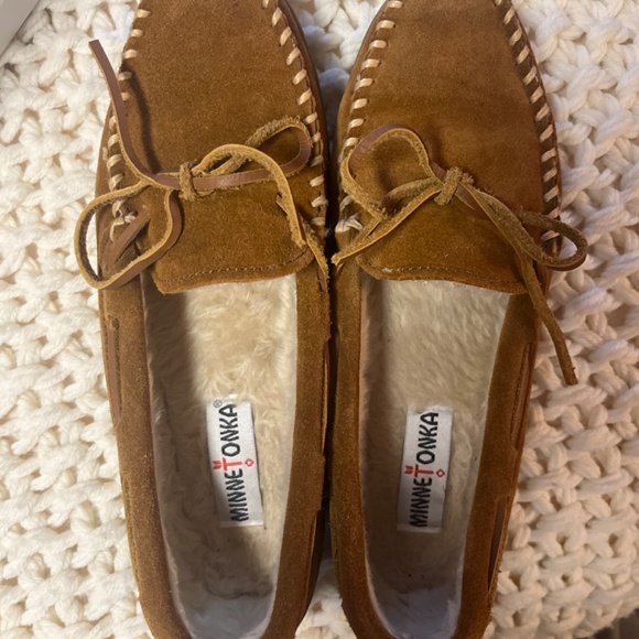 Minnetonka Slippers - Picture 2 of 3